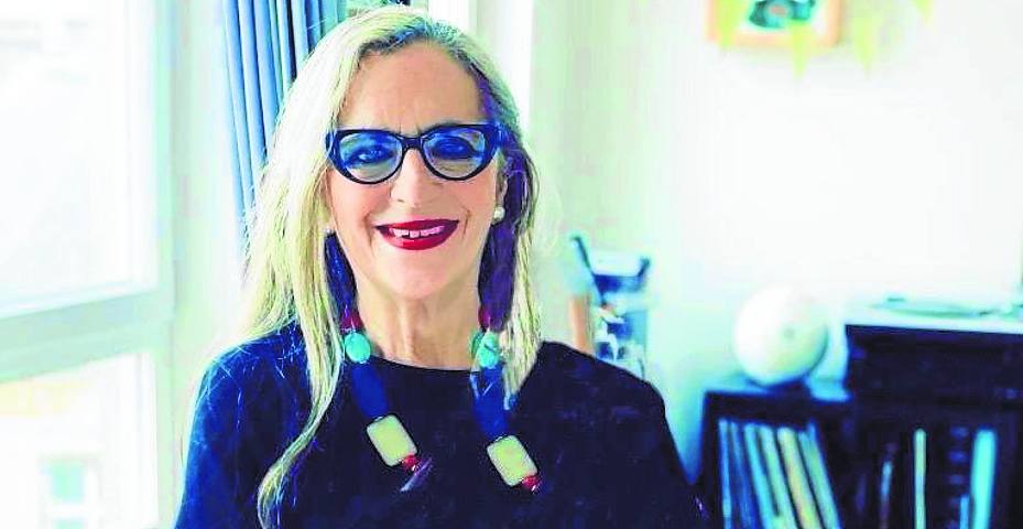 Dolores Azpiazu, preparando el 145 aniversario de la fundación de la Sociedad El Sitio.