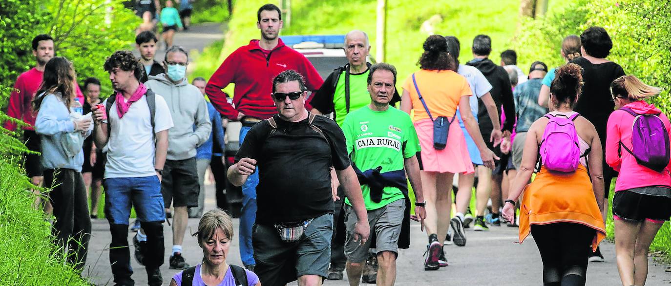 La desescalada permite pasear y hacer deporte, pero no reuniones ni tomar el sol en la playa.