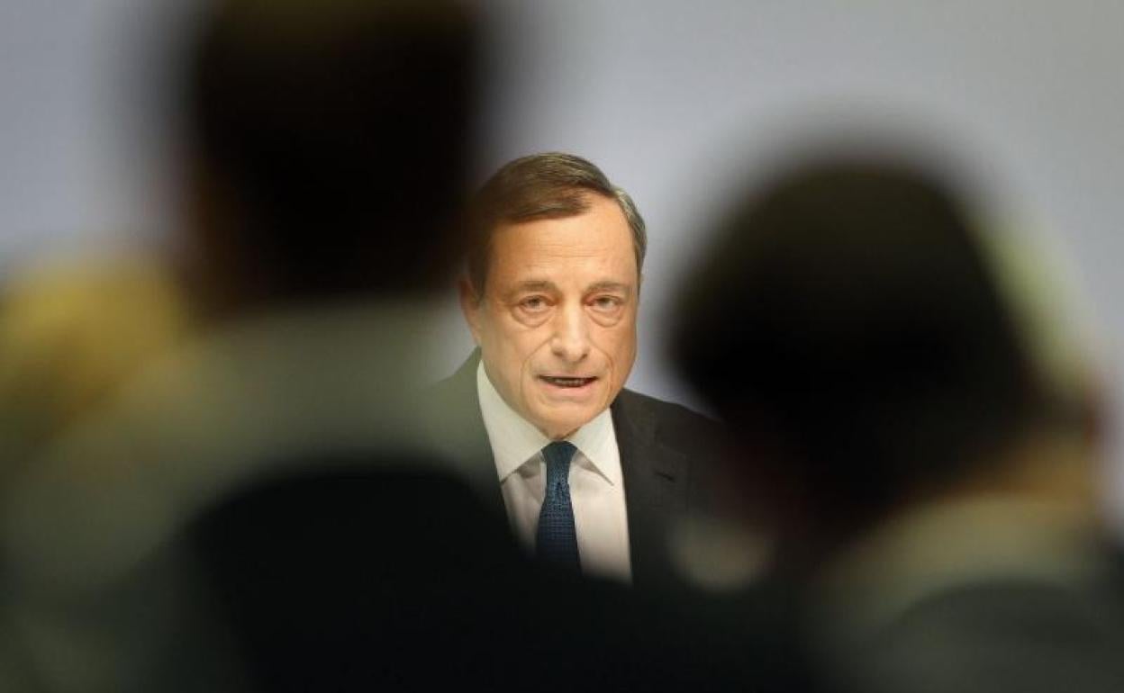 Mario Draghi, presidente del BCE en el momento de la compra de deuda.
