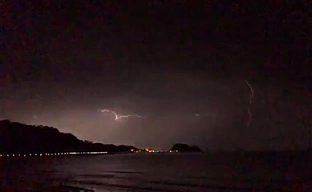 Más de 23.000 rayos han tocado tierra en Euskadi desde ayer