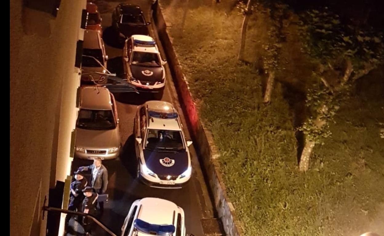 Imagen de la actuación policial en Gallarta. 