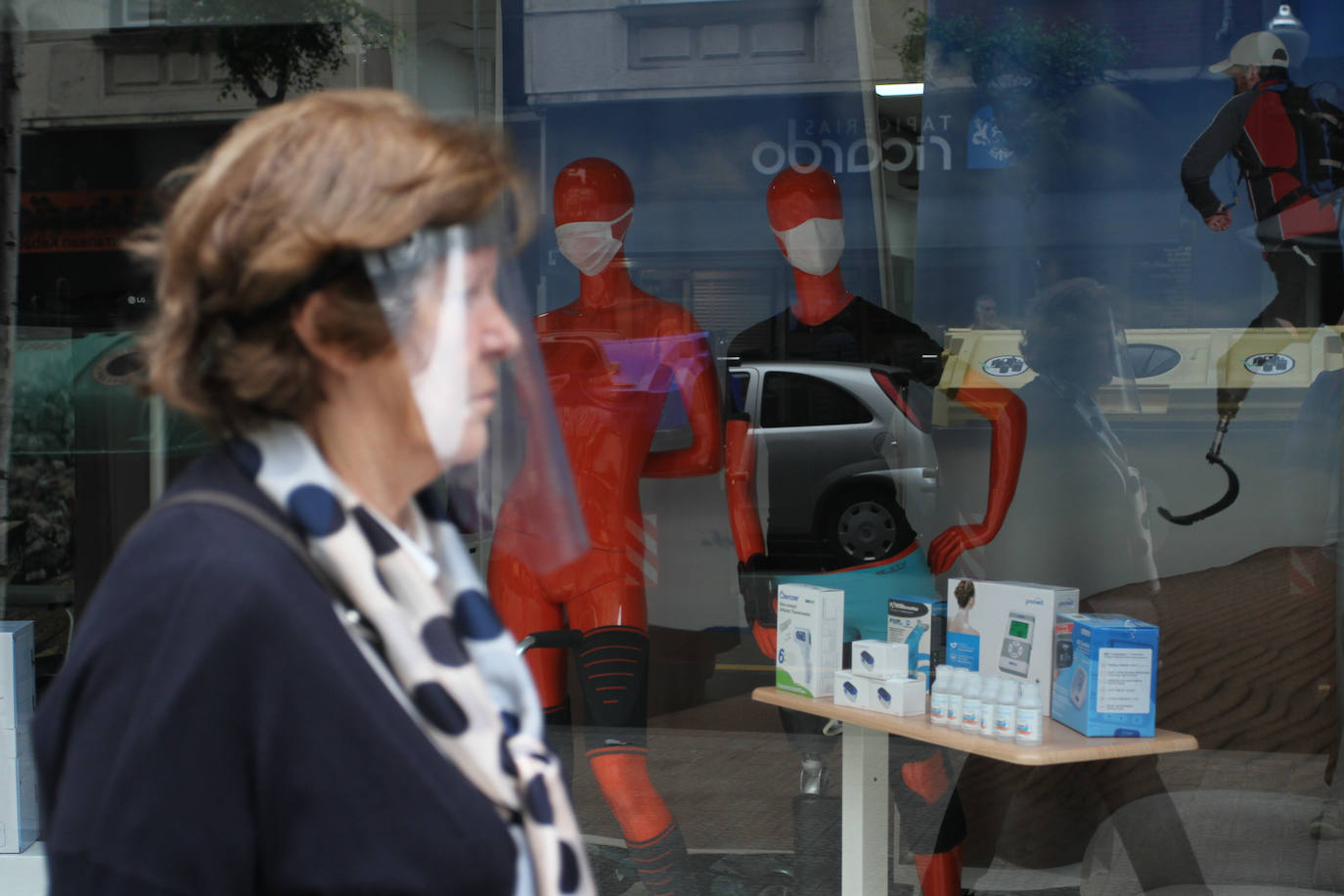 Los comercios reciben clientes sin cita previa en Bilbao