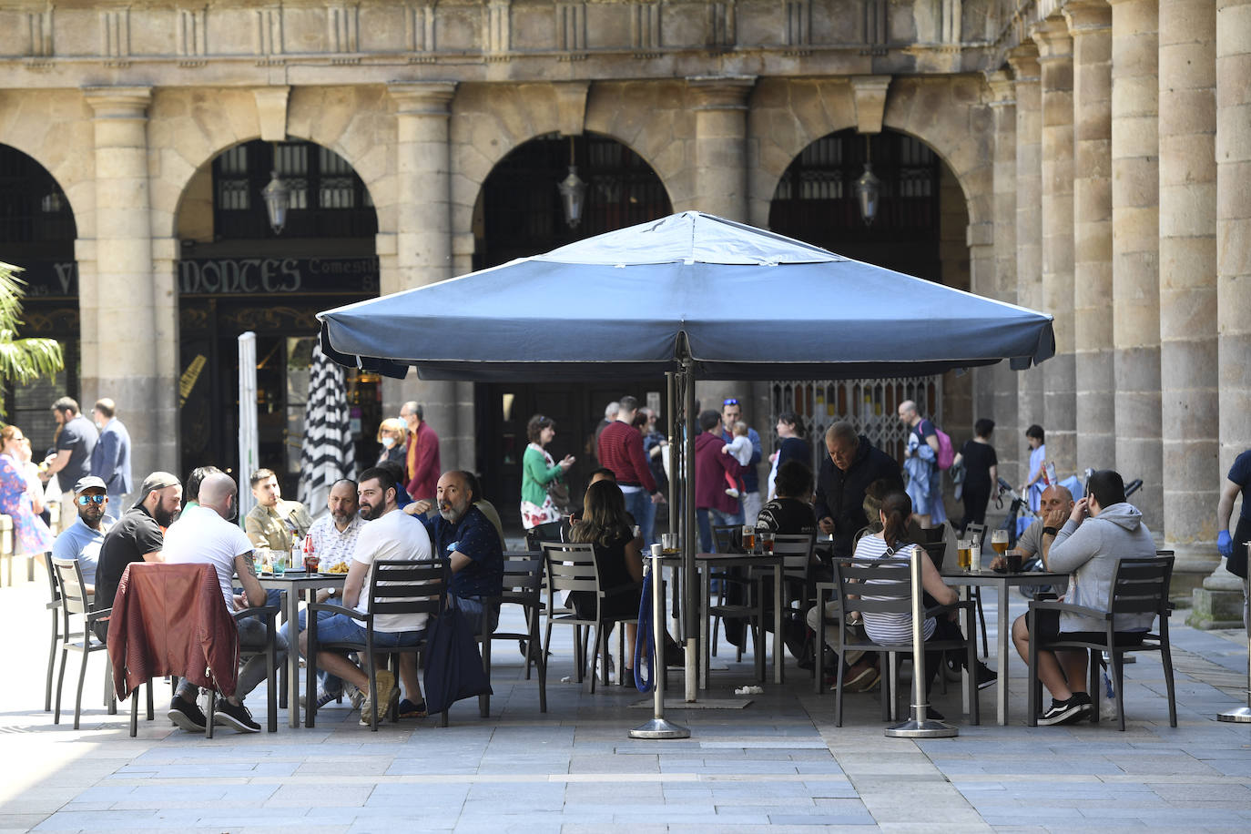 Terrazas en la Plaza Nueva de Bilbao