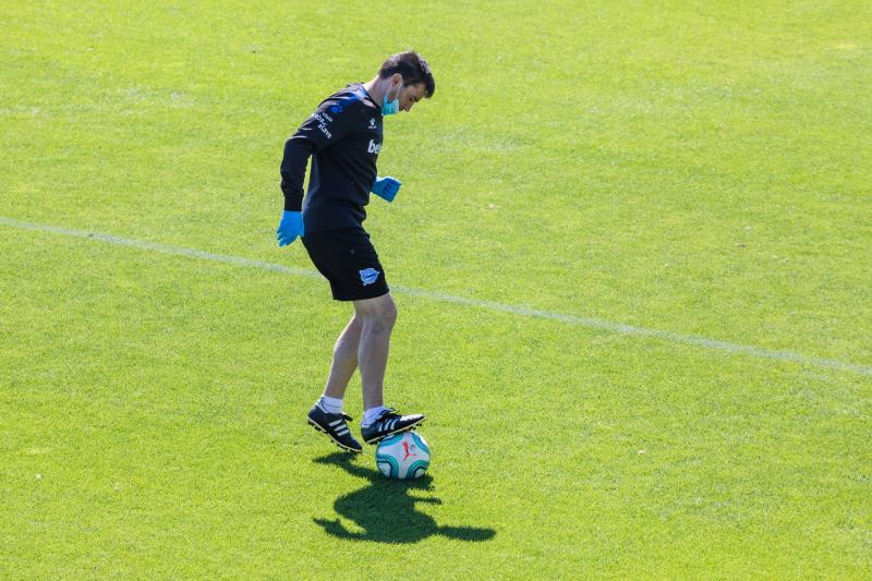 Fotos: El Alavés ya entrena en grupos