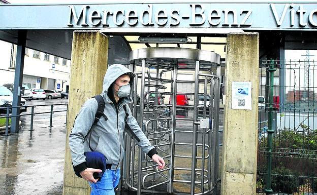 El comité de Mercedes denuncia «jornadas de 12 horas» para los nuevos trabajadores eventuales