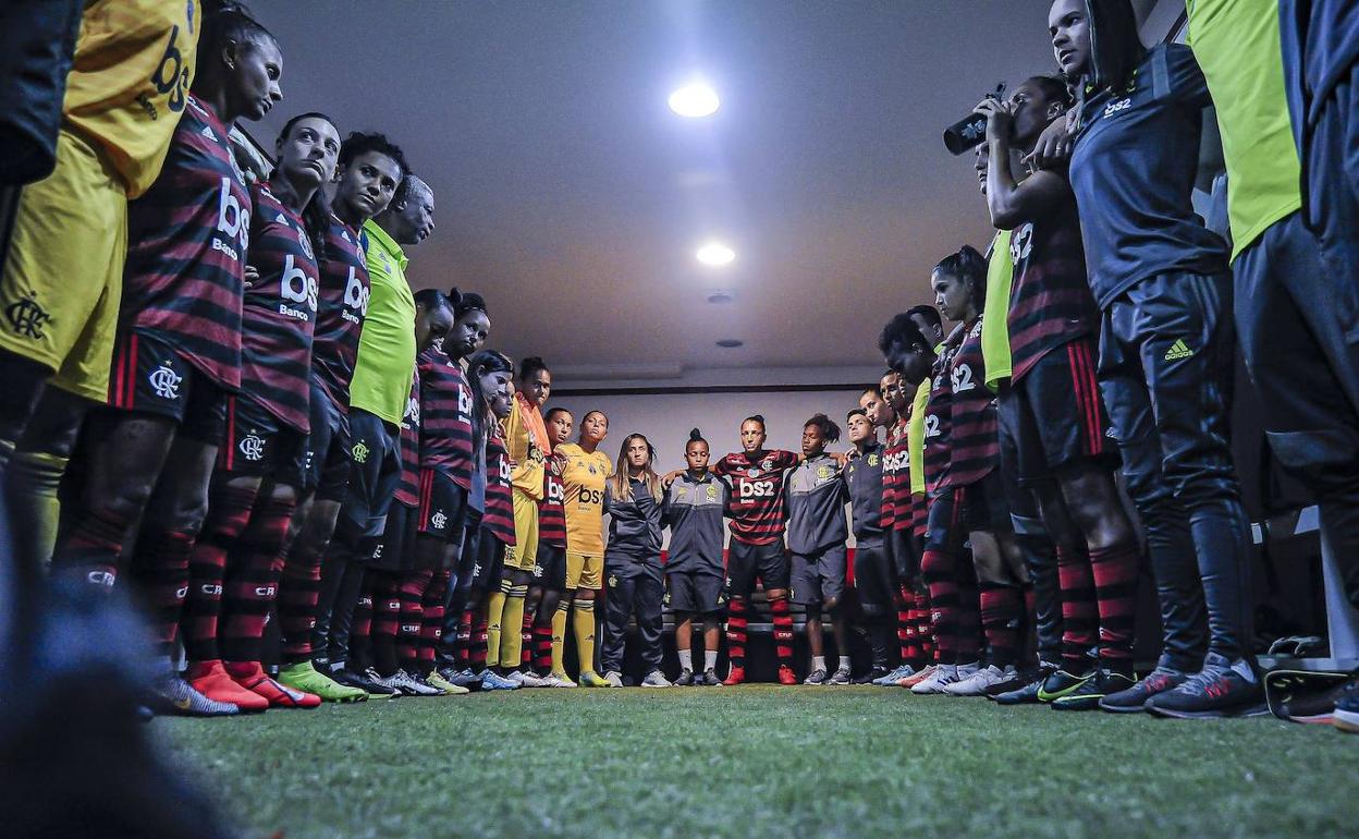 Jugadoras del Flamengo antes de arrancar un partido. 