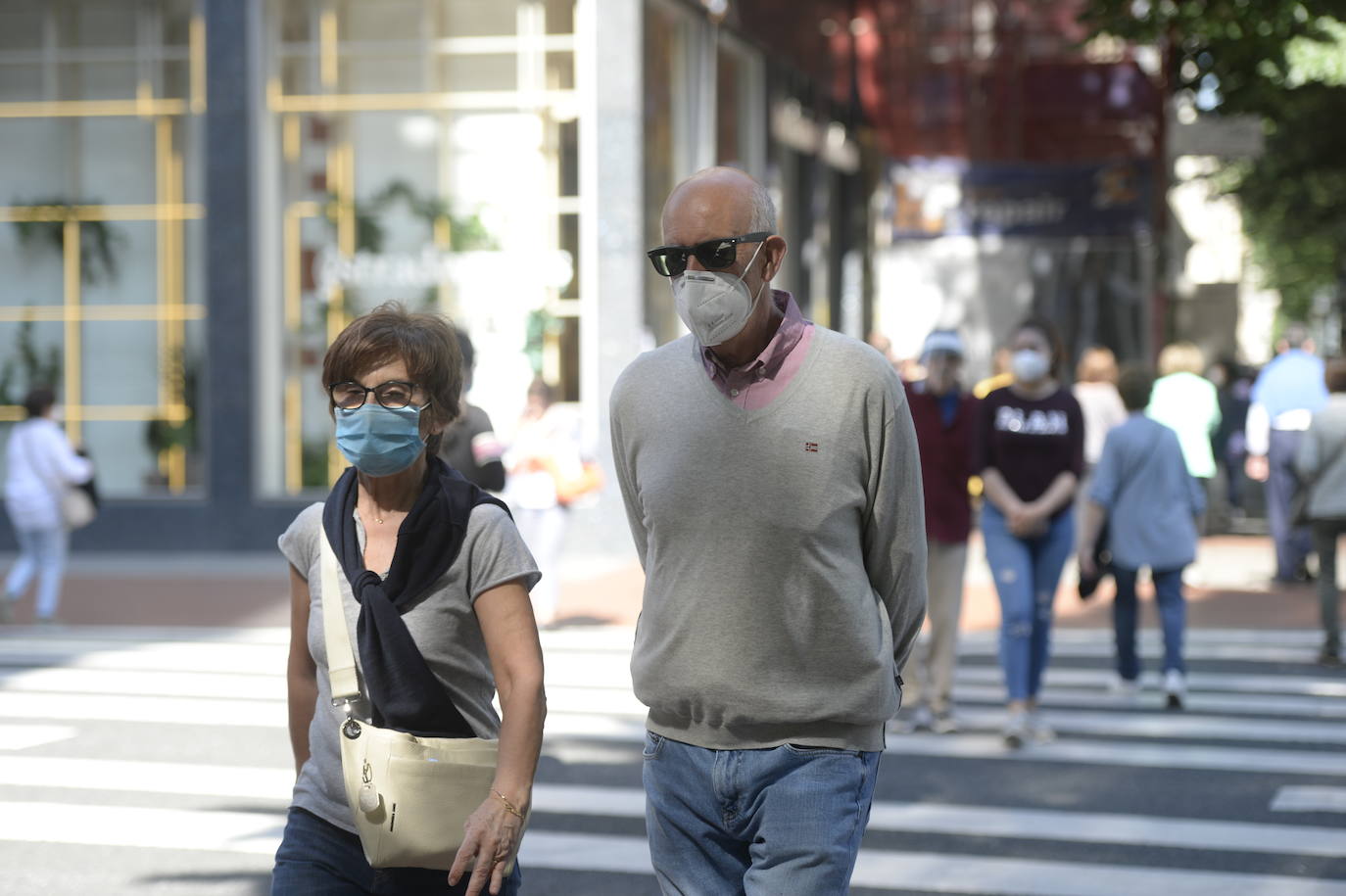 Ambiente en Bilbao el día que abren los centros comerciales. / Yvonne Iturgaiz.