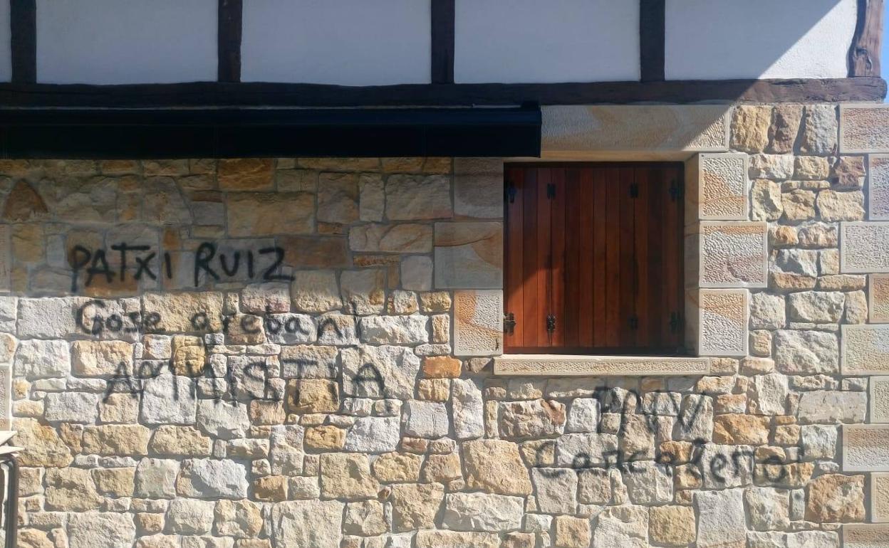 Las pintadas del batzoki de Larrabetzu.