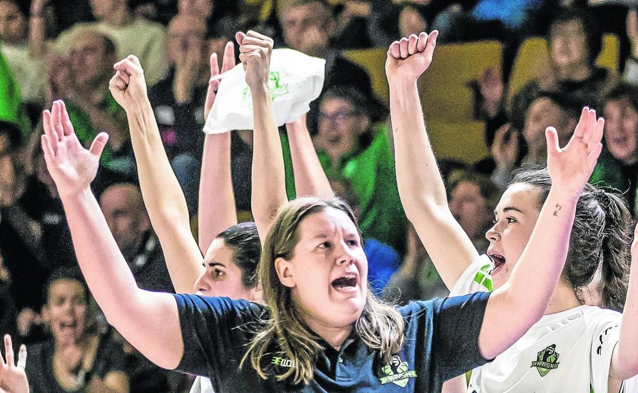 Made Urieta, elegida mejor entrenadora de la Liga Femenina