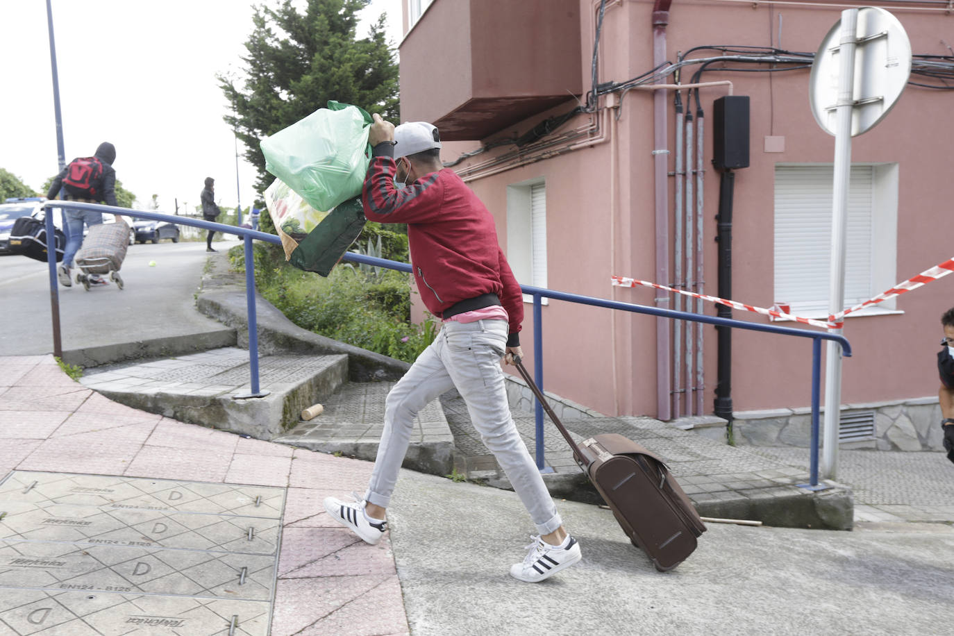 Fotos: La ocupación de un piso vuelve a desatar la tensión en Repélega