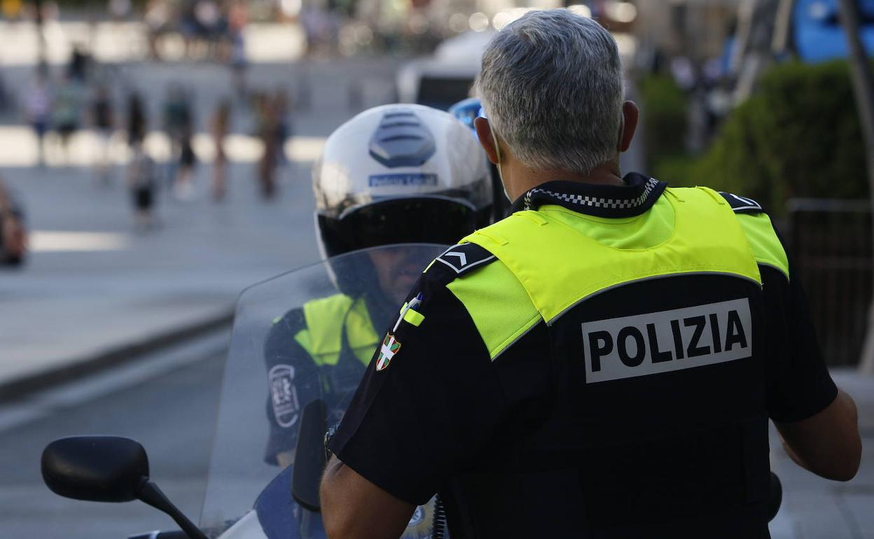 Detenido por agredir a un hombre con una barra de hierro en una pelea en Vitoria