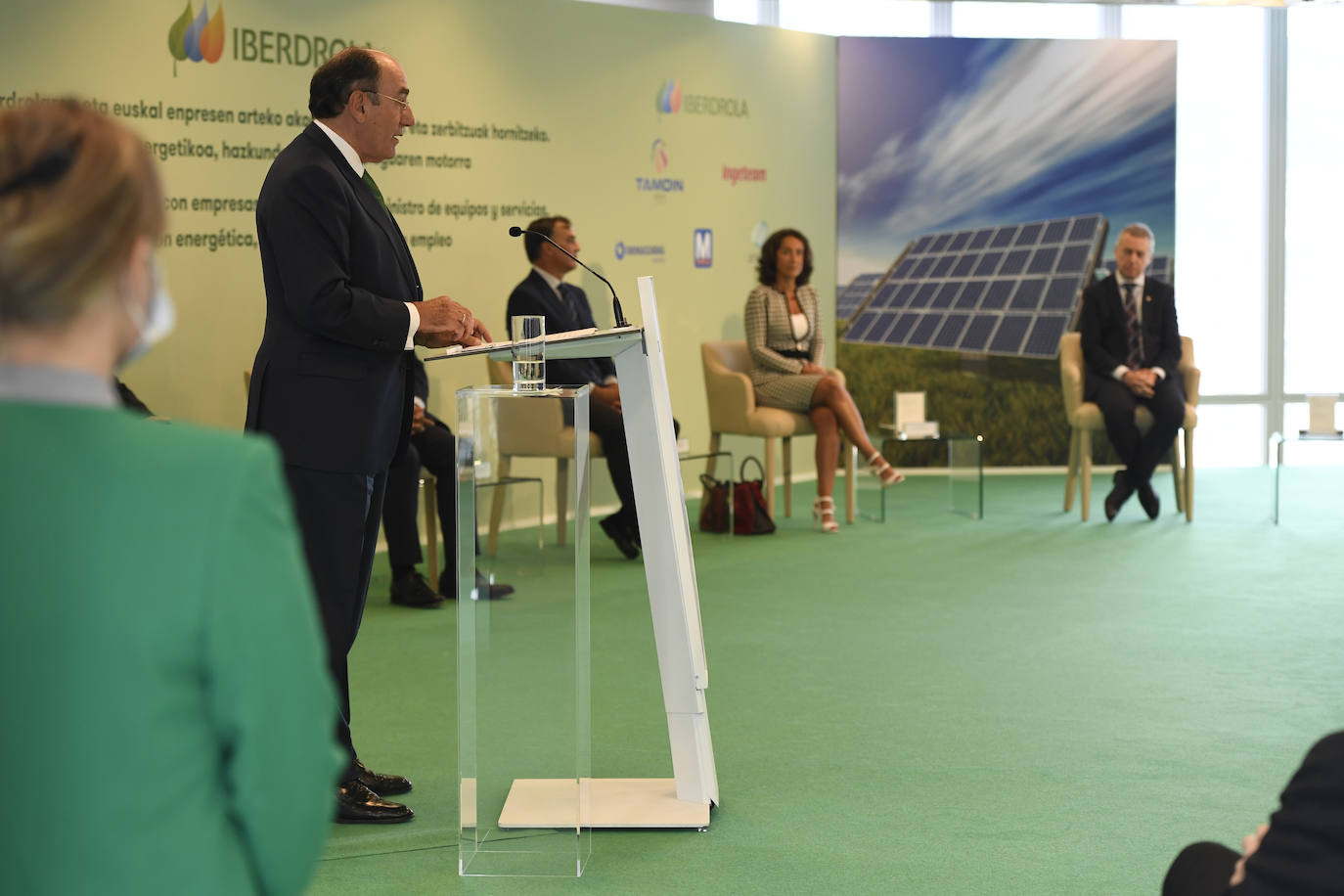 El presidente de la eléctrica anunció el acuerdo alcanzado por el Grupo Iberdrola con cinco empresas vascas.