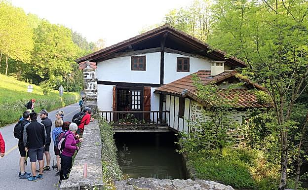 Vista de uno de los molinos de Zeanuri. 