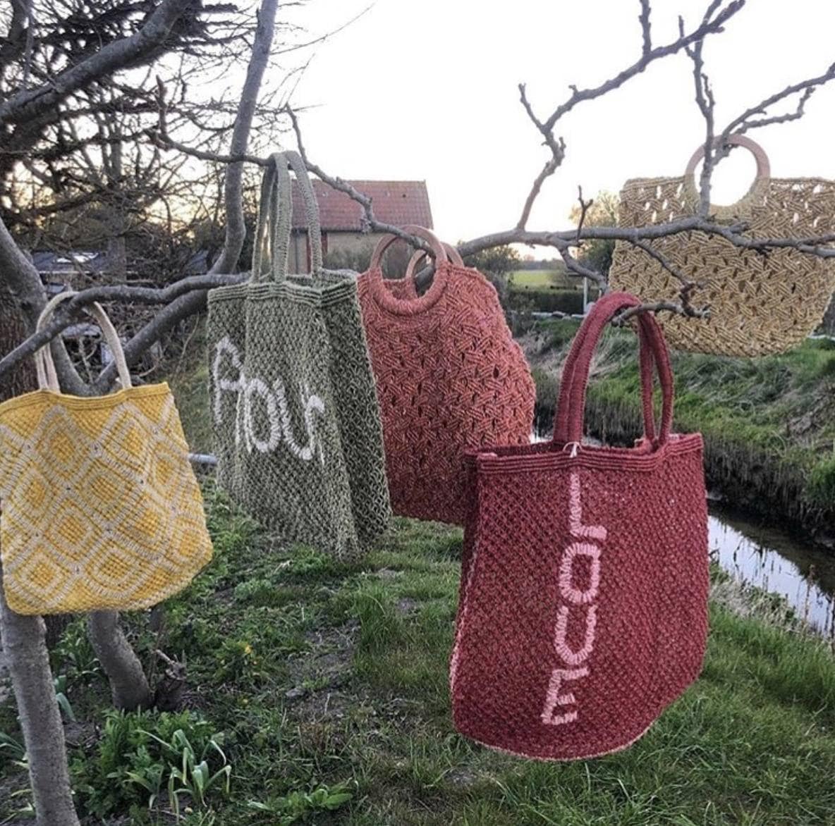 Bolsos grandes en Bizkaia: Una farmacéutica vizcaína diseña el bolso que se  agota en horas