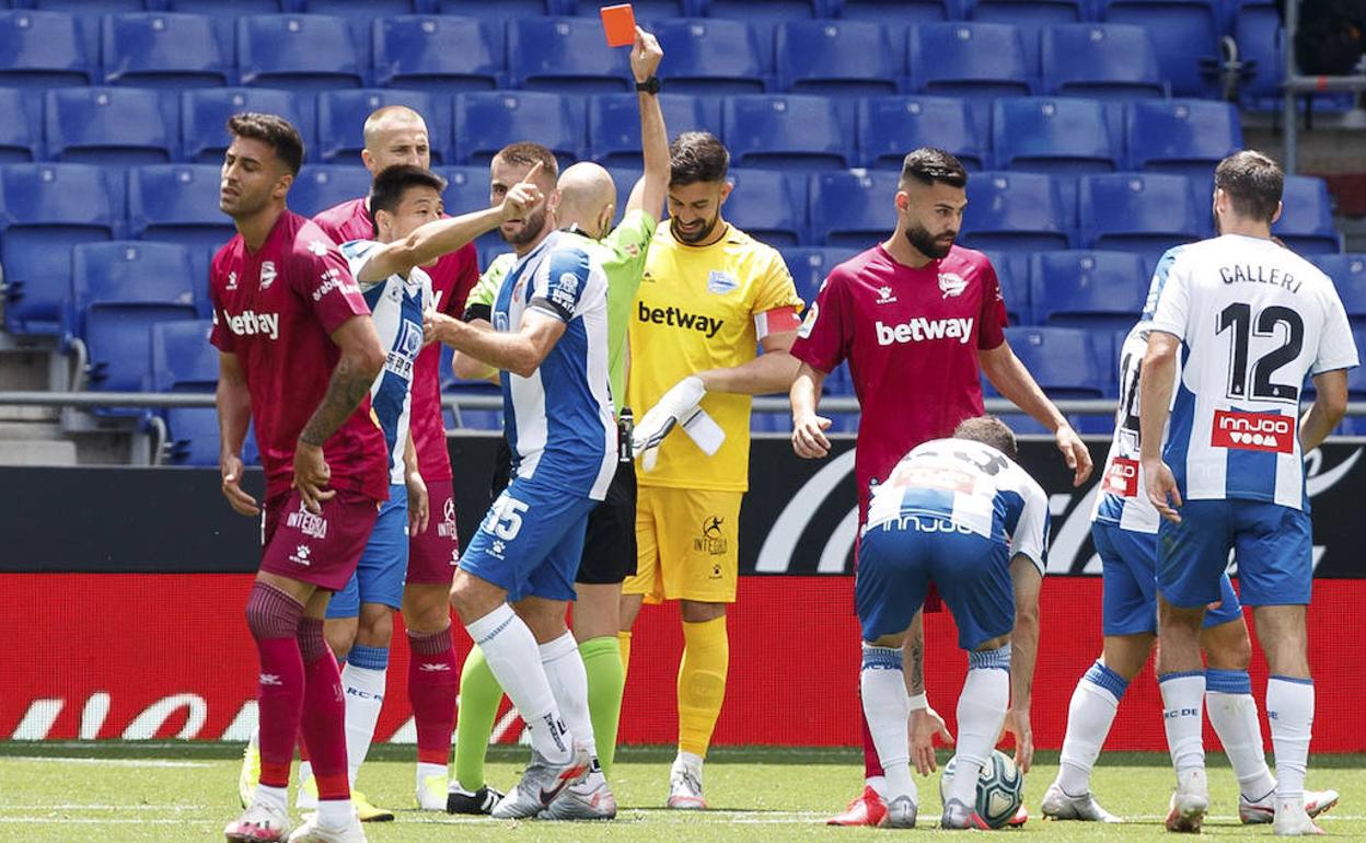 Pacheco, en el momento de su expulsión. 