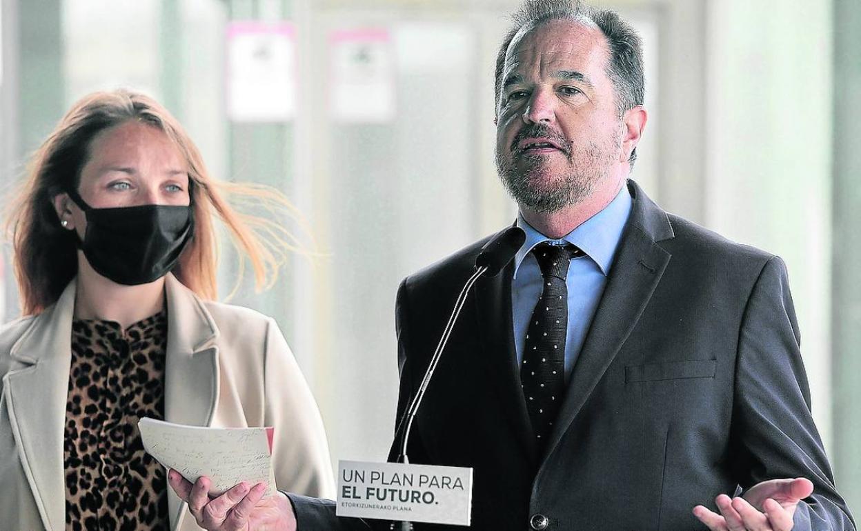 Carlos Iturgaiz, en un acto preelectoral celebrado la pasada semana en San Sebastián.