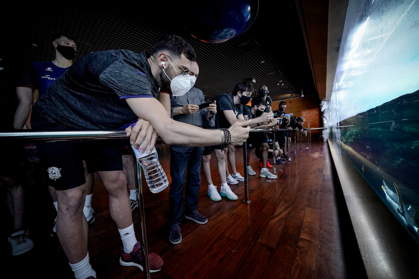 Fotos: El Baskonia visita el Oceanogràfic de Valencia