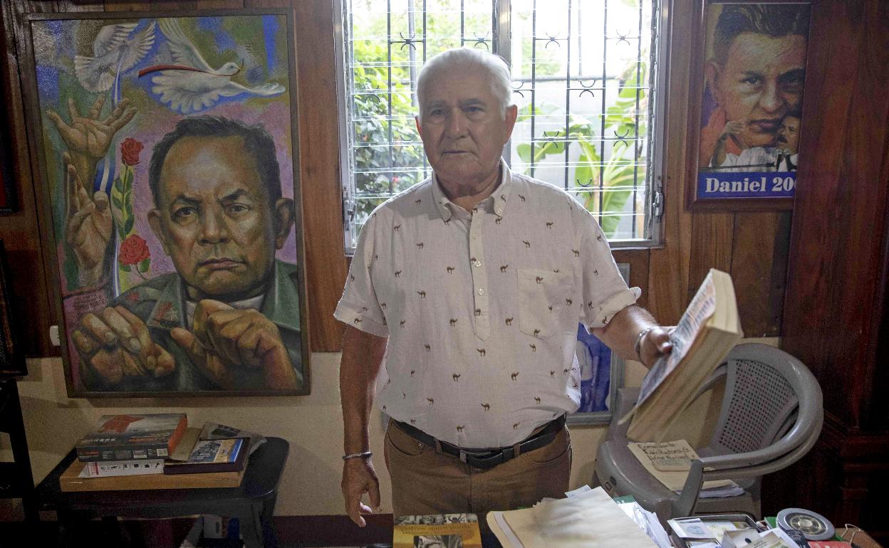 Pie de foto: Edén Pastora en su casa de Managua (Nicaragua) en 2019