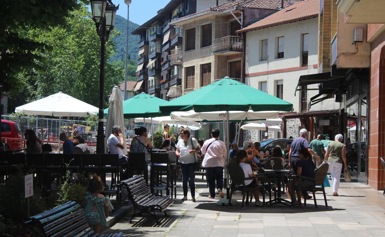 Amurrio presentó ayer su plan para incentivar la economía local en los próximos meses. 