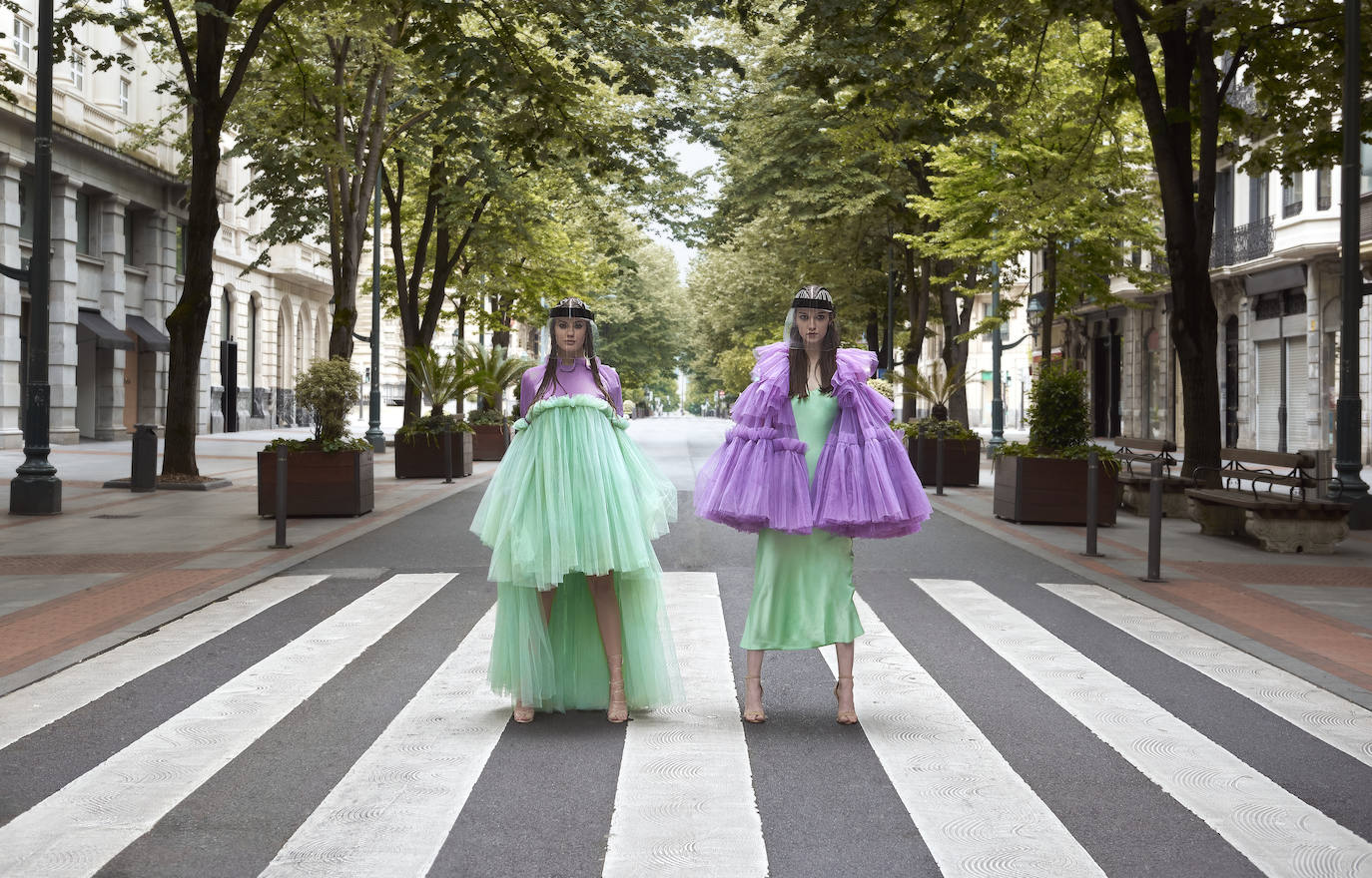 Fotos: Pasarela en un Bilbao desierto: así se interpreta el silencio que vivió la villa a través de la moda