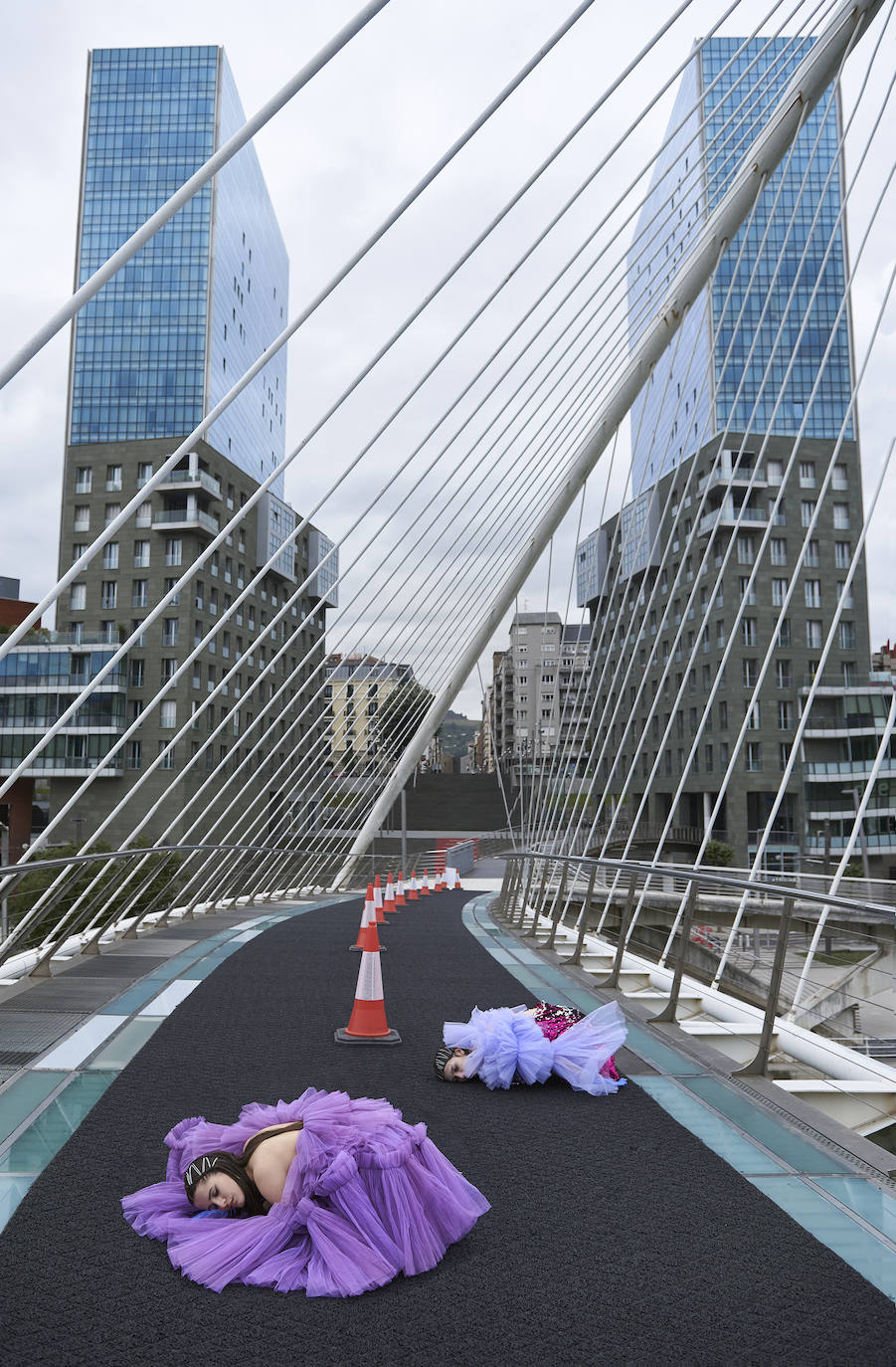 Fotos: Pasarela en un Bilbao desierto: así se interpreta el silencio que vivió la villa a través de la moda