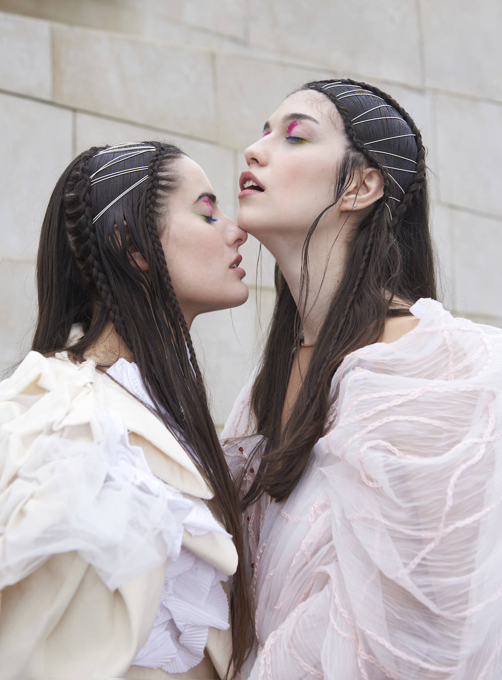 Fotos: Pasarela en un Bilbao desierto: así se interpreta el silencio que vivió la villa a través de la moda