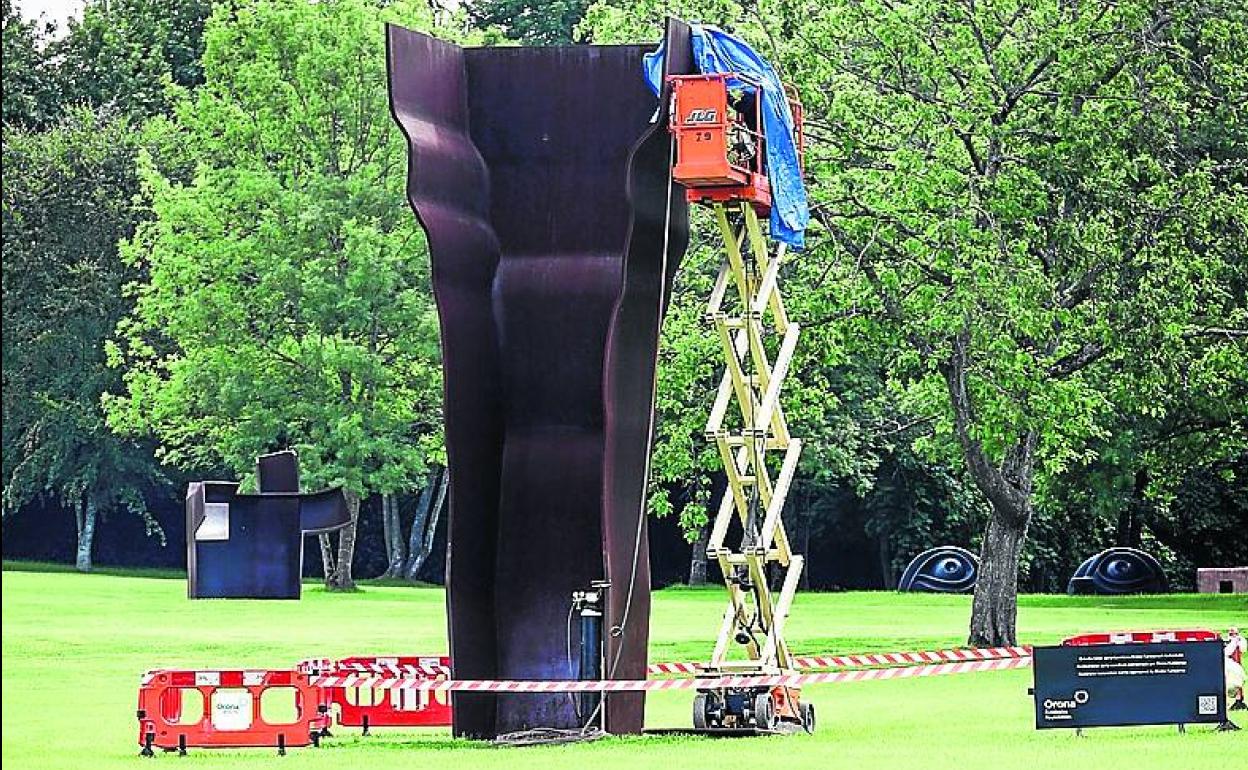 La escultura, creada en 1997, es la más fotografiada por los visitantes del museo. 