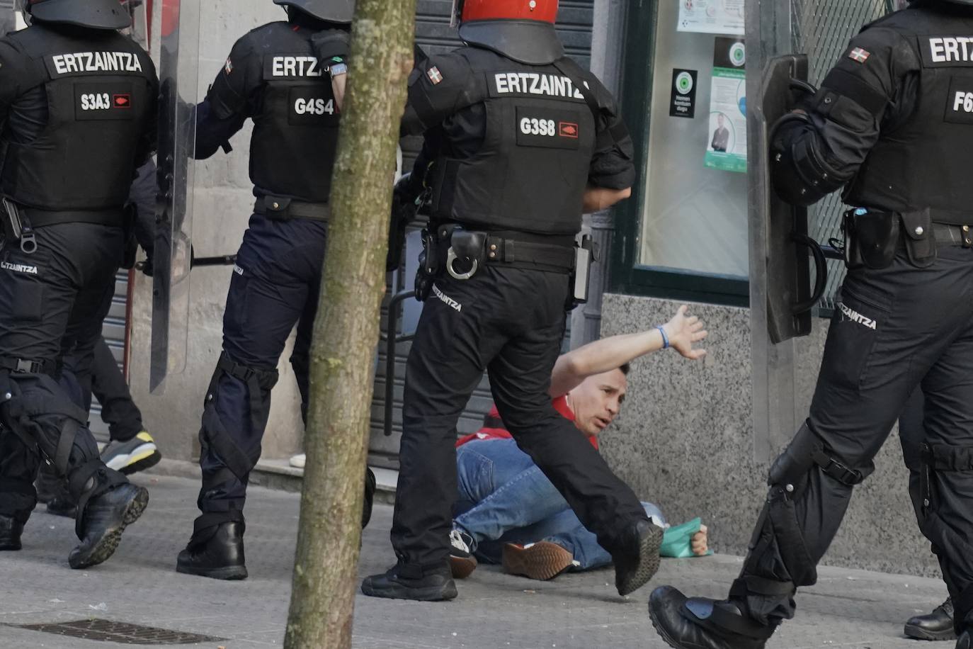 Fotos: Cargas en San Francisco tras el mitin de Vox