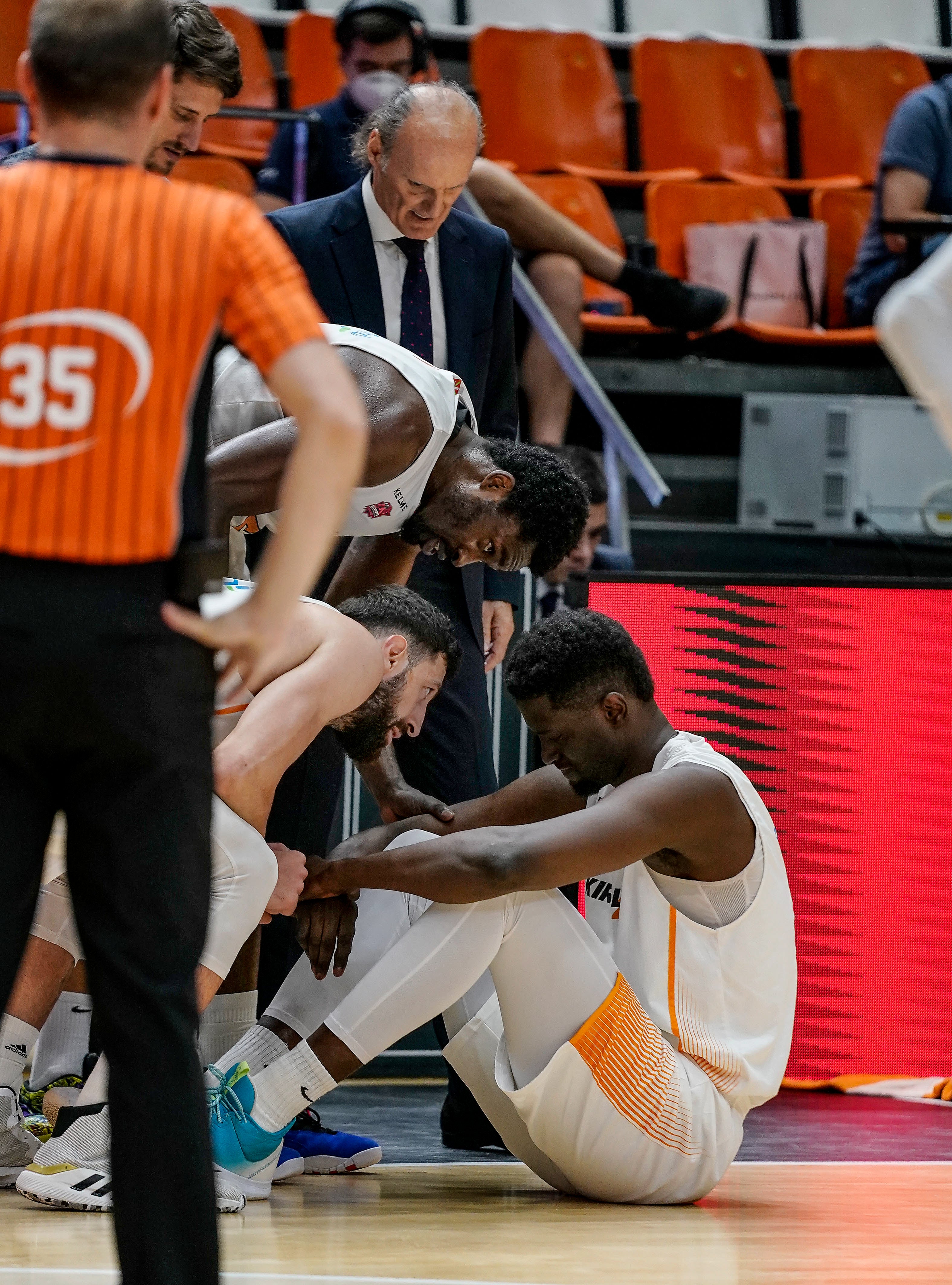 Fotos: Las mejores imágenes del Barcelona-Baskonia