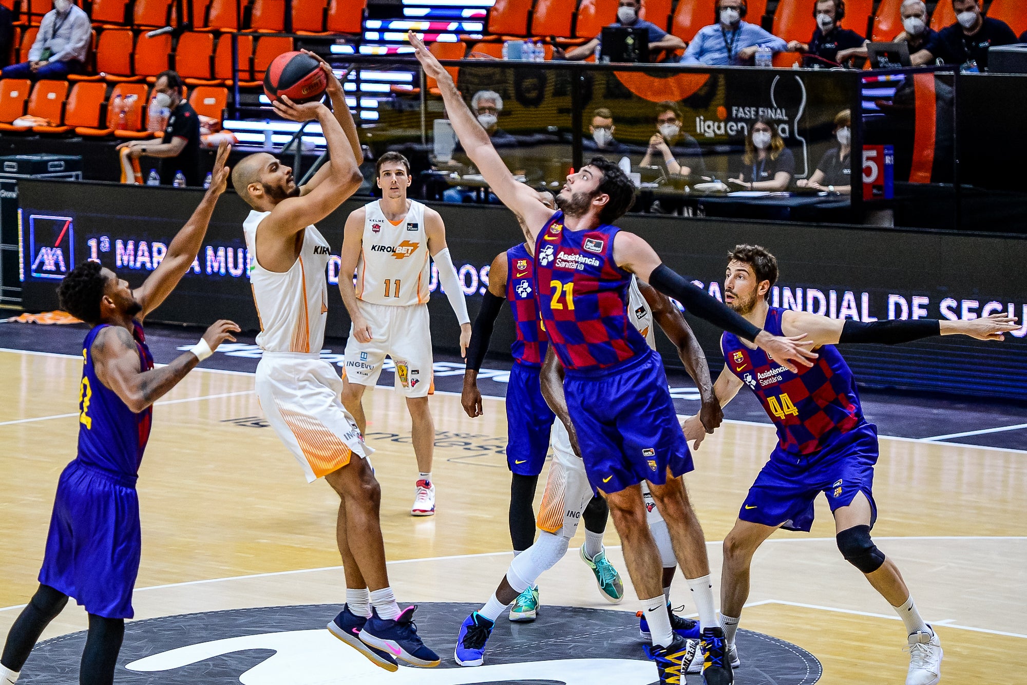 Fotos: Las mejores imágenes del Barcelona-Baskonia