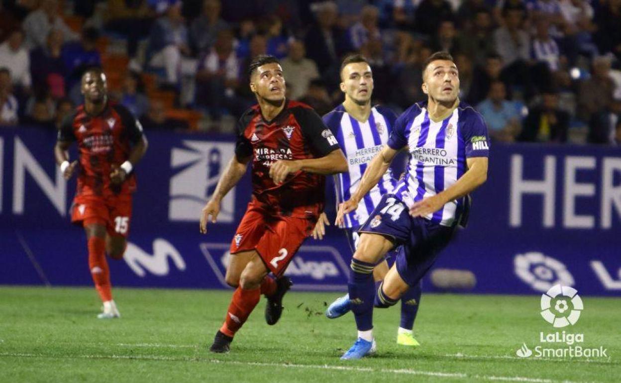 Carlos Julio, en El Toralin, durante el choque de la primera vuelta. 