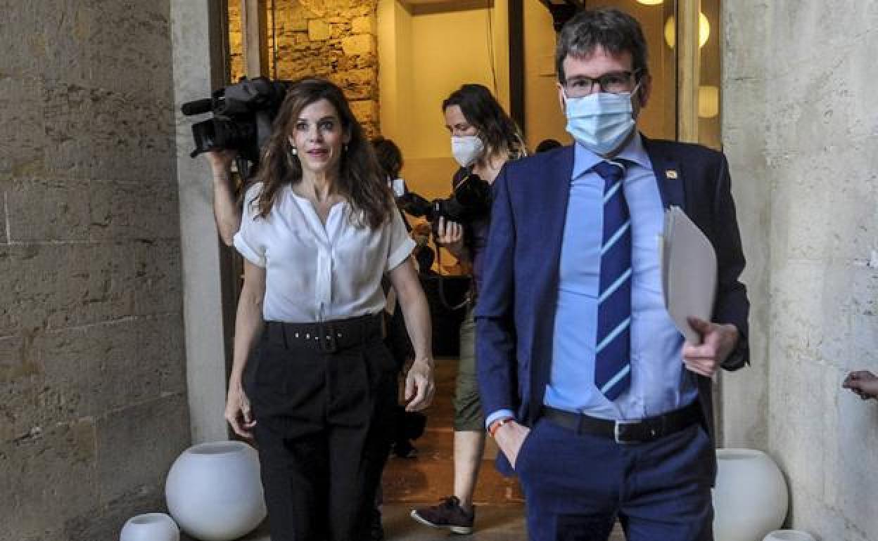 Maider Etxebarria y Gorka Urtaran. 