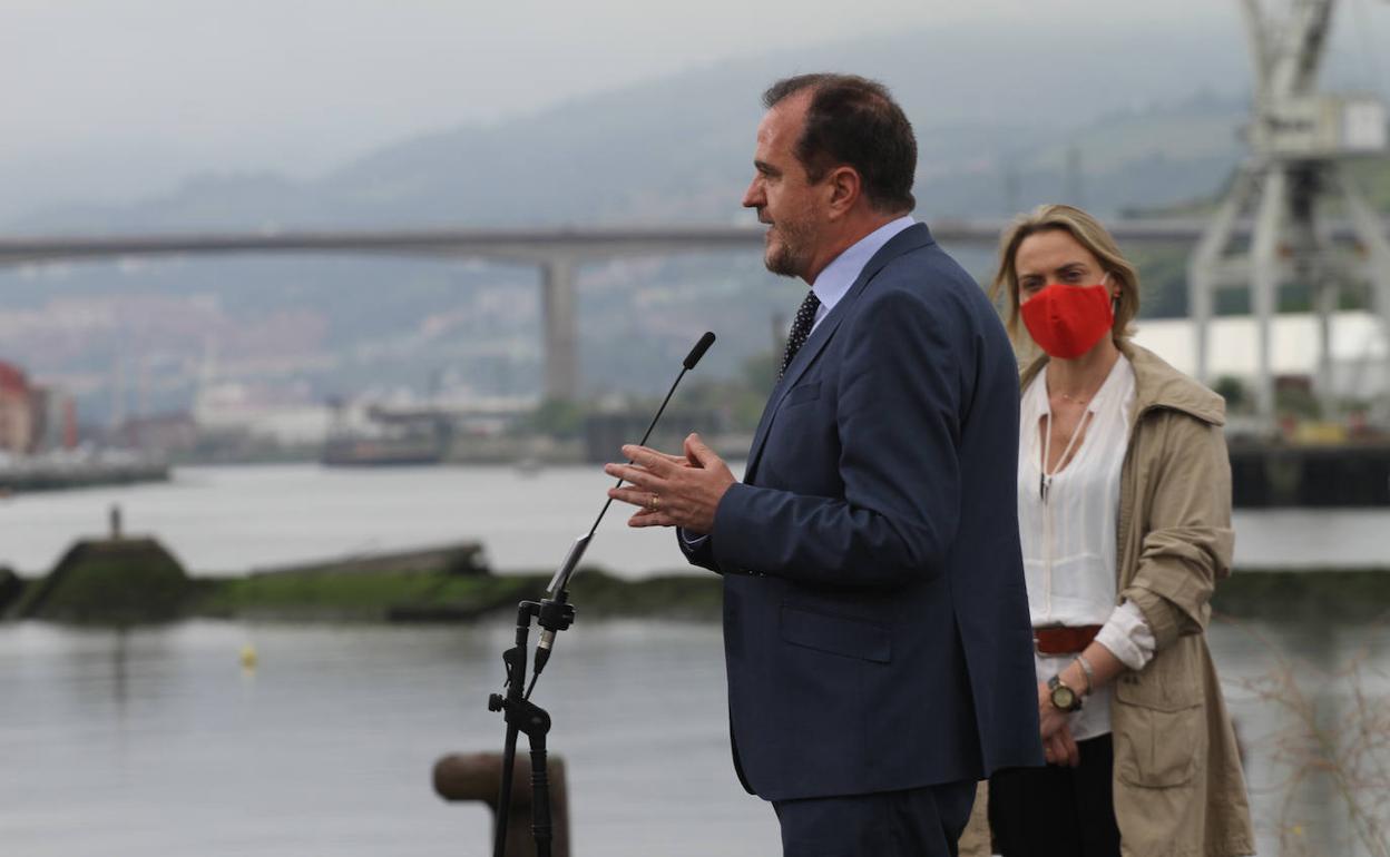 Iturgaiz propone un plan de 400 millones para que Euskadi ejerza de «motor económico»