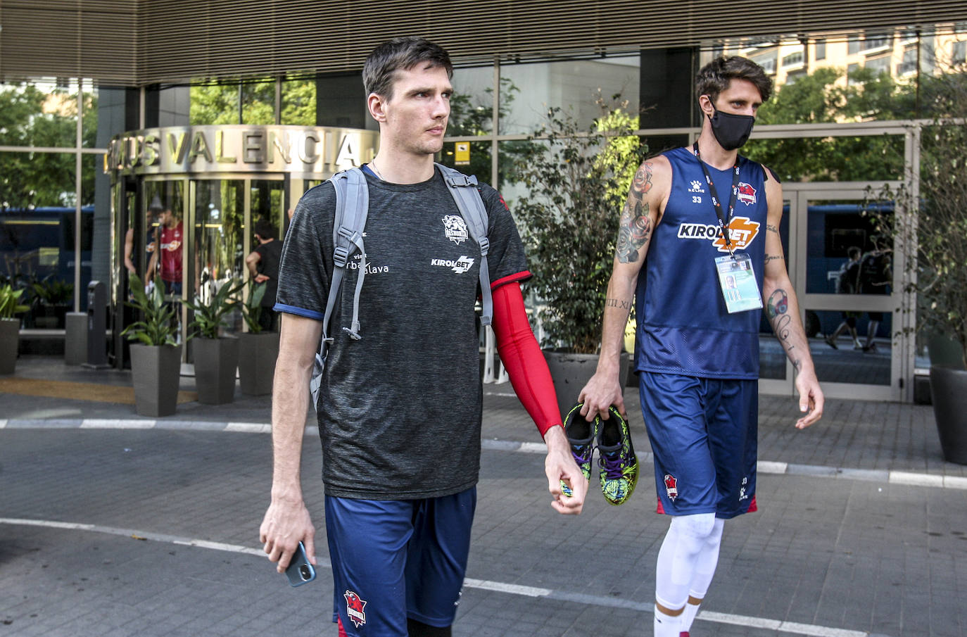 Fotos: Reclusión monacal y doble turno de entrenamiento para el Baskonia