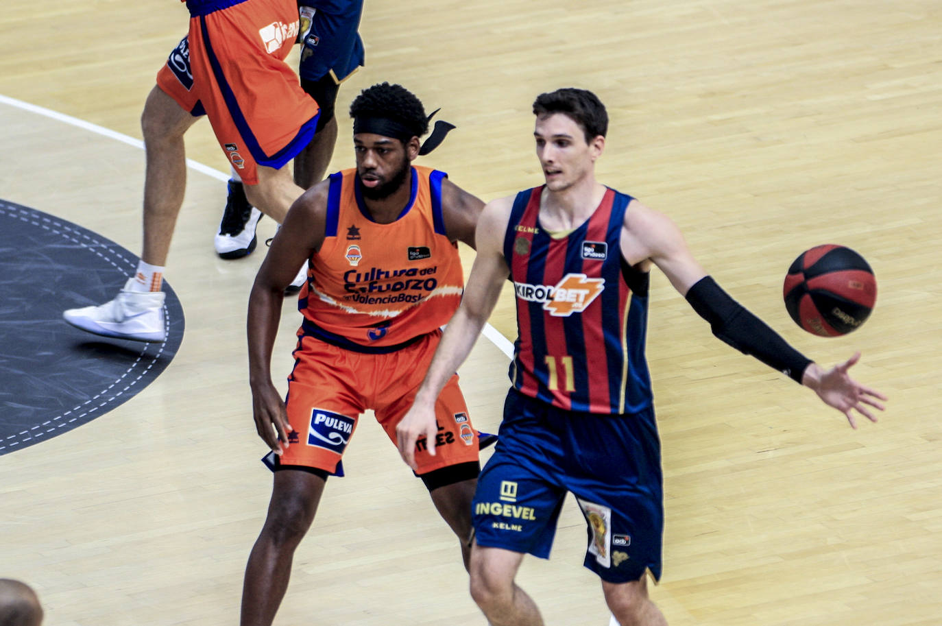 Fotos: Las mejors imágenes del Valencia Basket - Kirolbet Baskonia