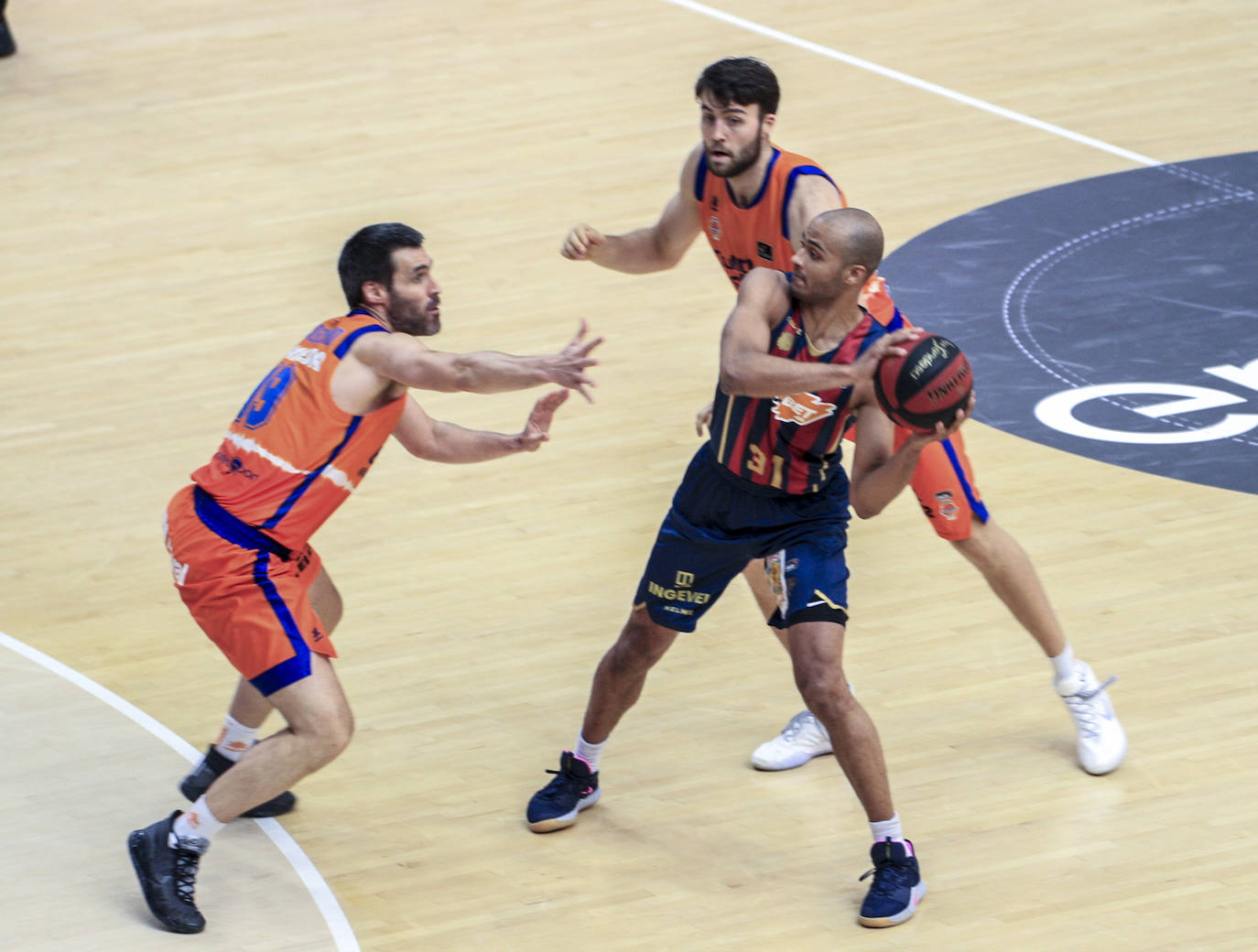 Fotos: Las mejors imágenes del Valencia Basket - Kirolbet Baskonia