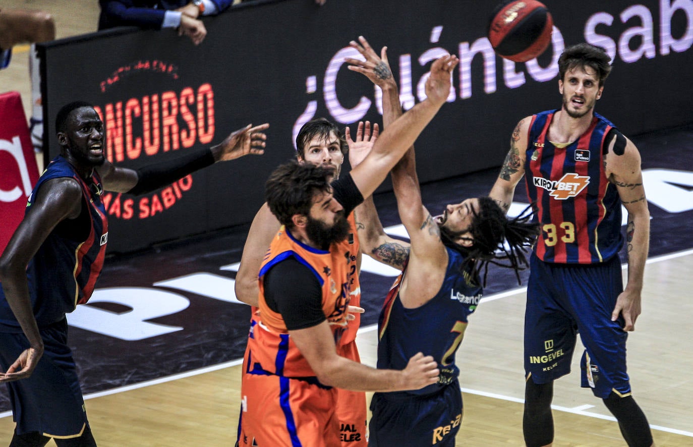 Fotos: Las mejors imágenes del Valencia Basket - Kirolbet Baskonia
