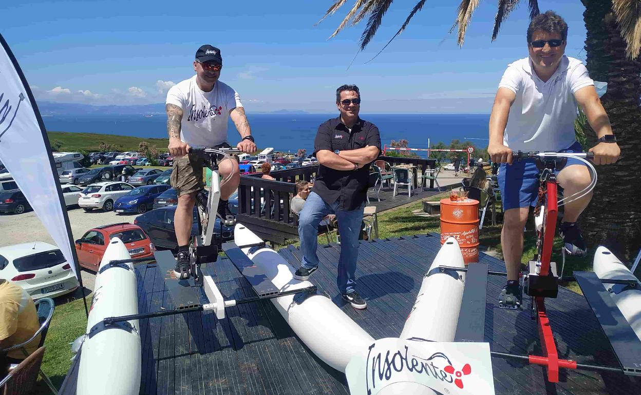 José Torvisco, César González y Esteban Algar dan las primeras pedaladas de su proyecto.