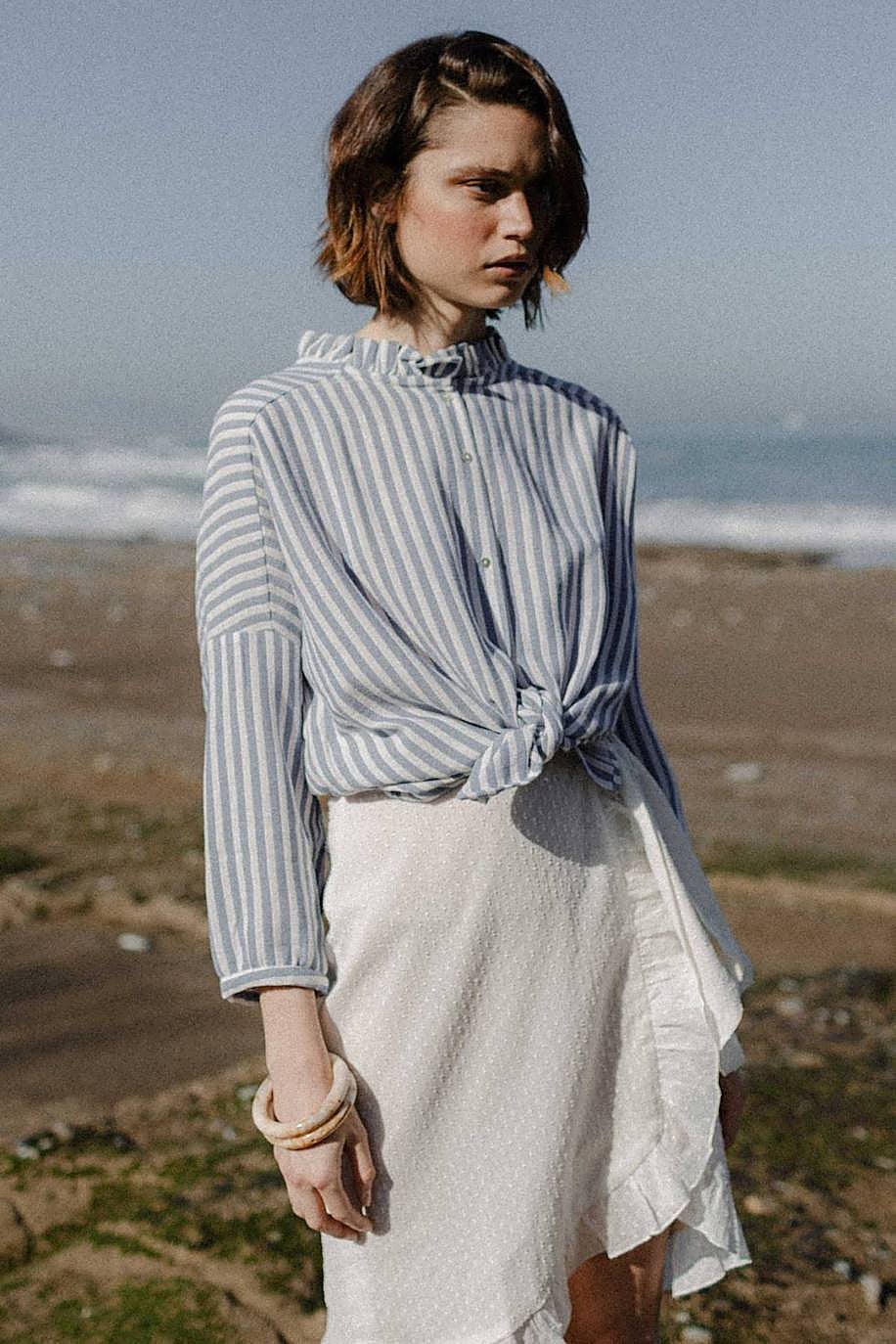 Falda blanca de plumeti con volante de la firma bilbaína Triana By C. Costaba 99 euros y ahora la puedes encontrar por 69 euros en su tienda, situada en Rodríguez Arias.