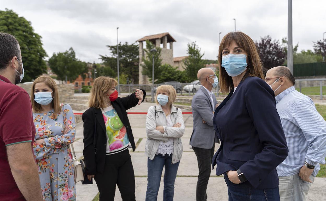 La candidata del PSE-EE, Idoia Mendia, el el mitin de esta mañana en Nanclares de la Oca. 