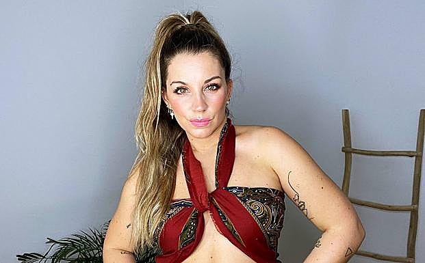 Manual sencillo para hacer del pañuelo tu nuevo 'top' preferido