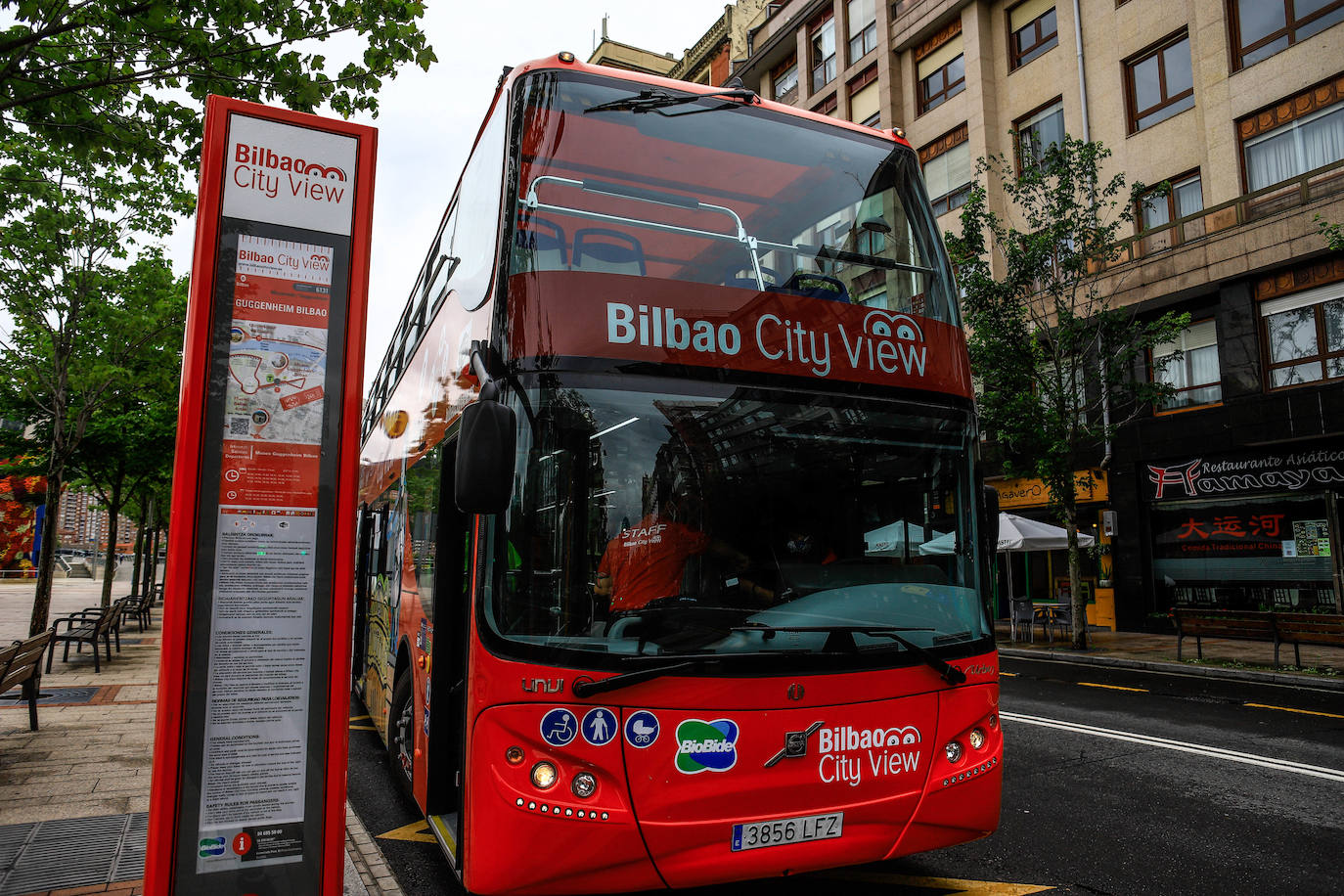 Fotos: La vuelta de los buses turísticos a Bilbao, en imágenes