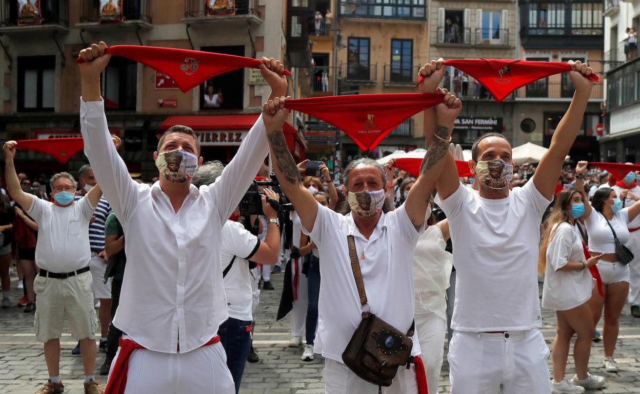 Pamplona vive su 6 de julio más extraño | El Correo