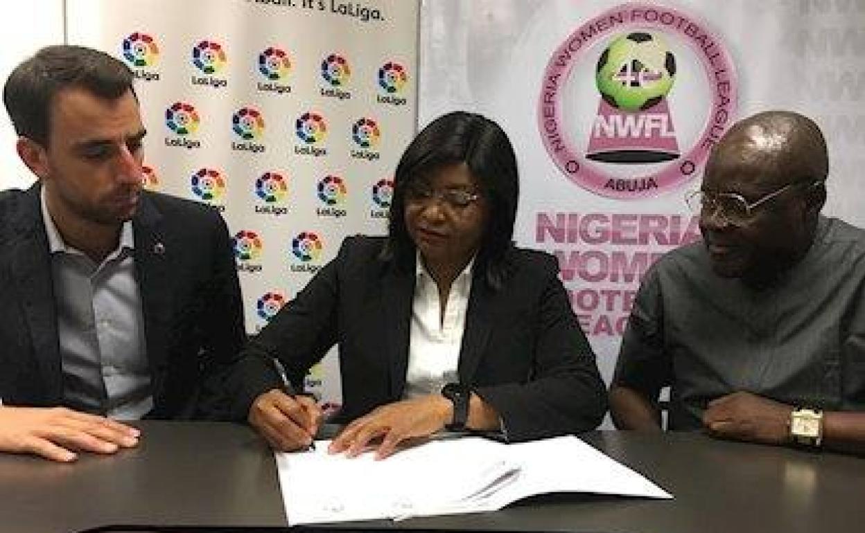 Firma en 2018 entre LaLiga y la federación nigeriana para el comienzo de la colaboración conjunta. 