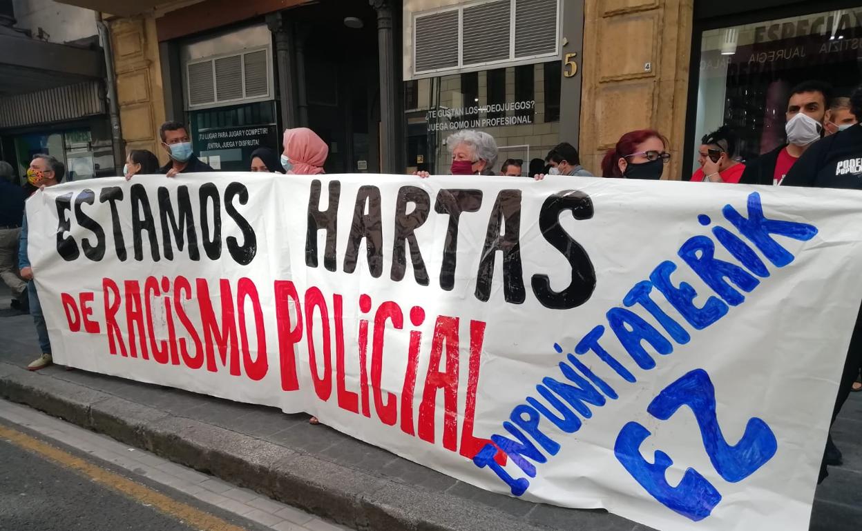 Manifestación este martes en la calle Buenos Aires. 
