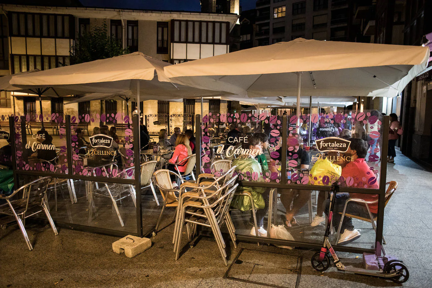 Fotos: El ambiente en las &#039;no fiestas&#039; de Los Cármenes en Santurtzi