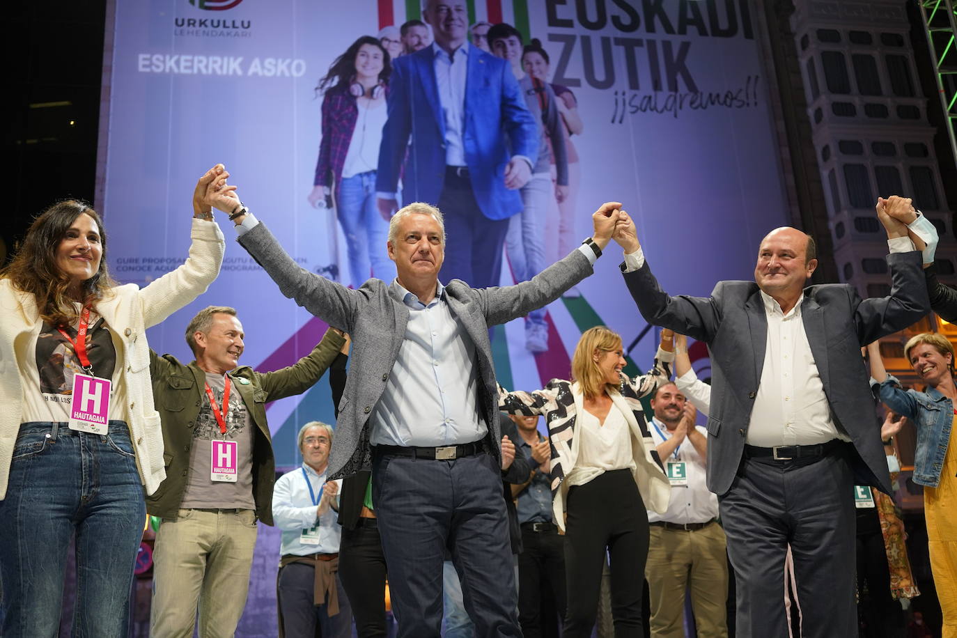 Fotos Elecciones Euskadi 2020: El PNV celebra el triunfo en las urnas