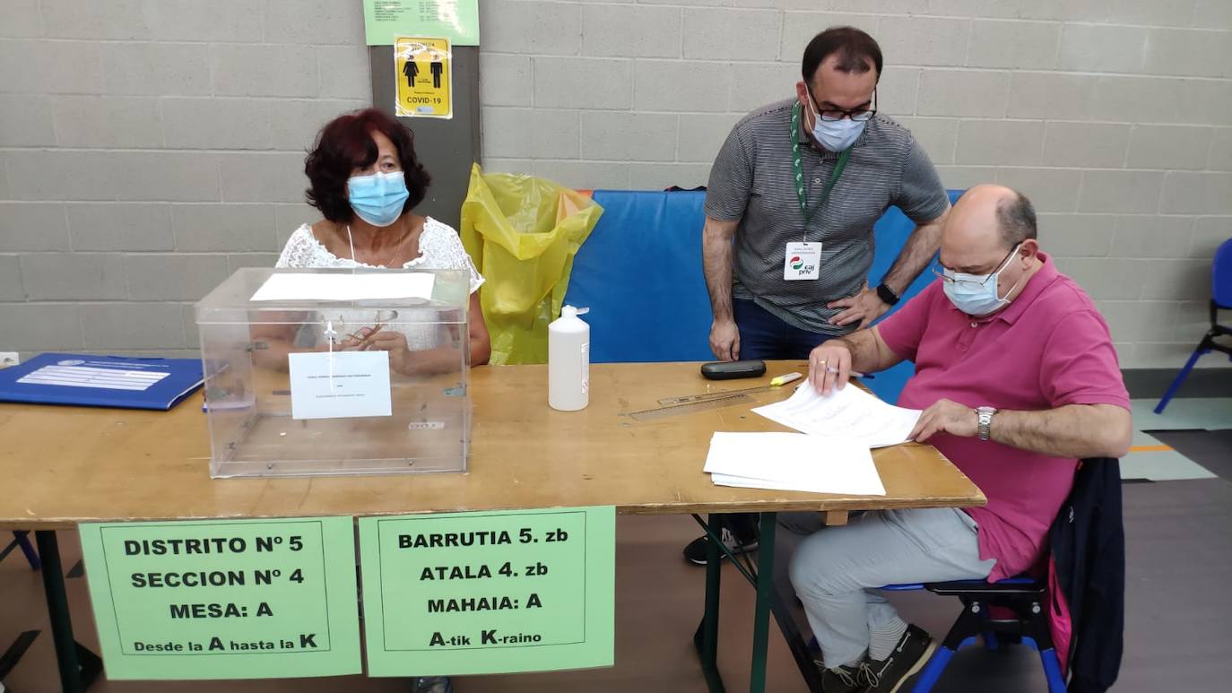 Colegio electoral en Durango, a las 9 horas de esta mañana.