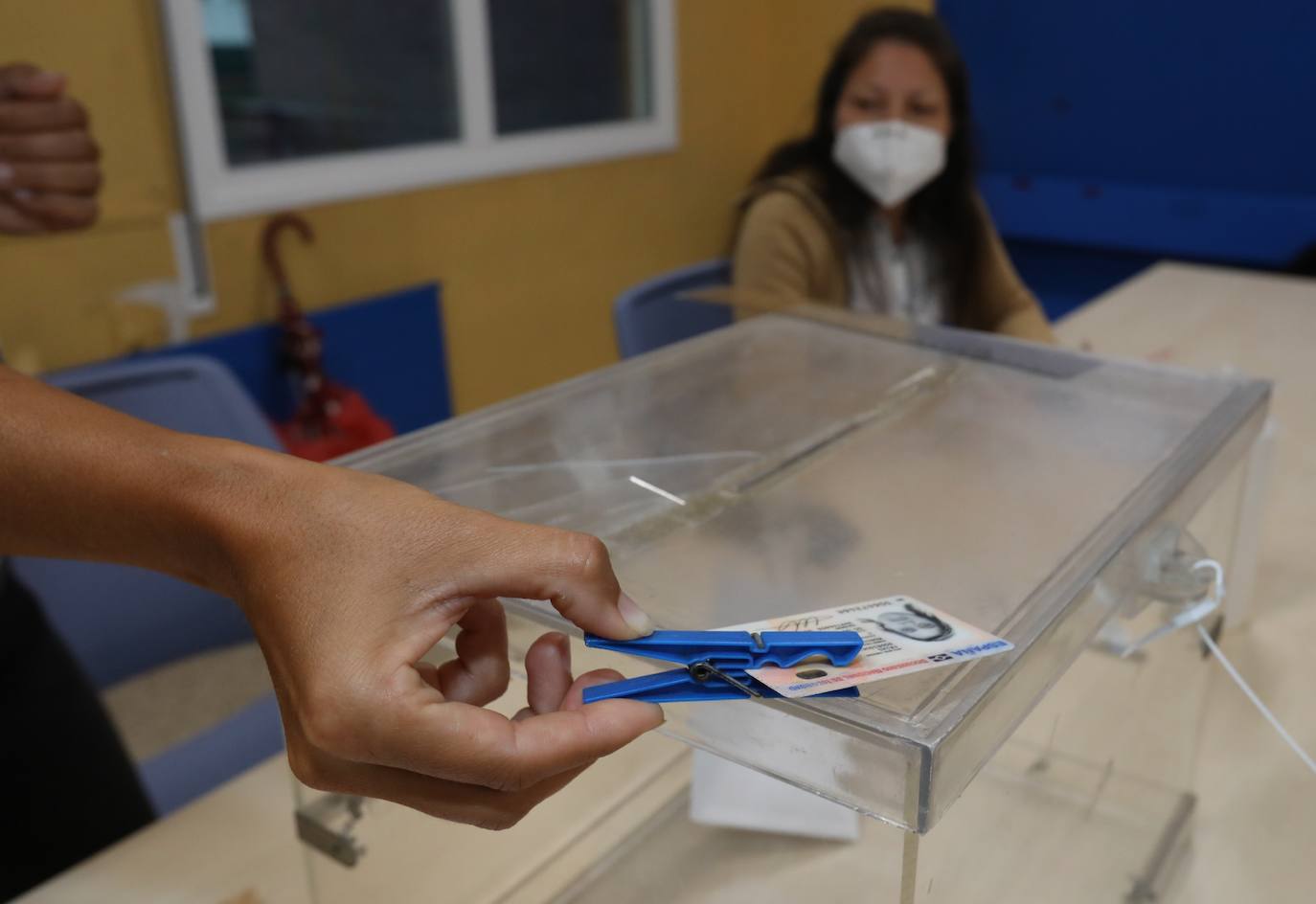Centro electoral Juan de Garay, Bilbao, a primera hora de esta mañana