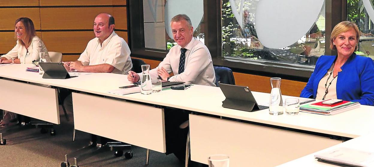 El EBB del PNV se reunió ayer por la tarde para analizar los resultados del 12-J.